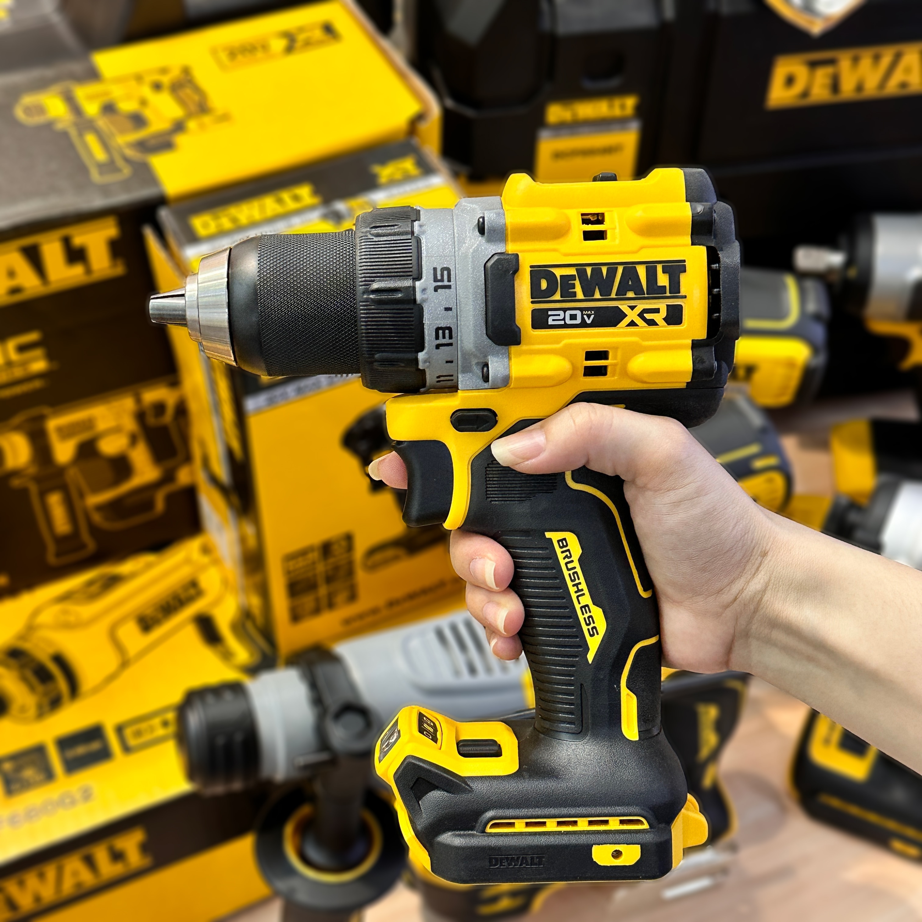 DEWALT DCD800 Cordless Electric Drill 20V Brushless Motor 90NM Drill 1/